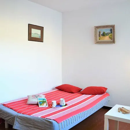 2 Pieces Avec Piscine Et Parking A 2 Pas De La Au Lavandou - Fr-1-251-384 Apartment