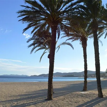Apartment 2 Pieces Avec Piscine Et Parking A 2 Pas De La Au Lavandou - Fr-1-251-384 *
